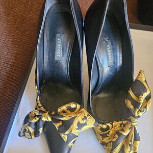 Authenic Versace Barocco print pumps